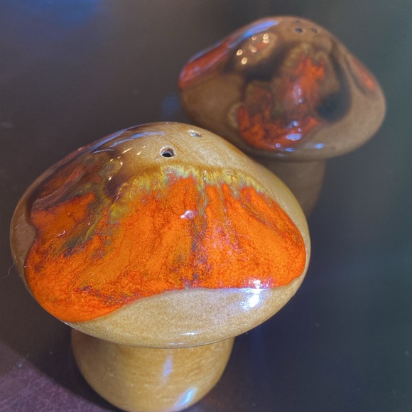 Vintage 60’s Groovy Glazed Mushroom Salt & Pepper Shaker Set, Art Deco , MCM - Picture 7 of 7
